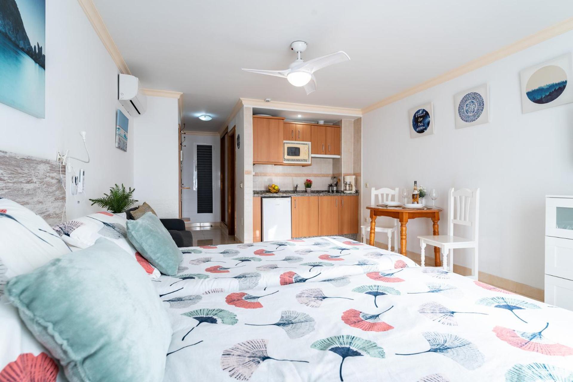 טורמולינוס Malagasuite El Levante Apartments חדר תמונה