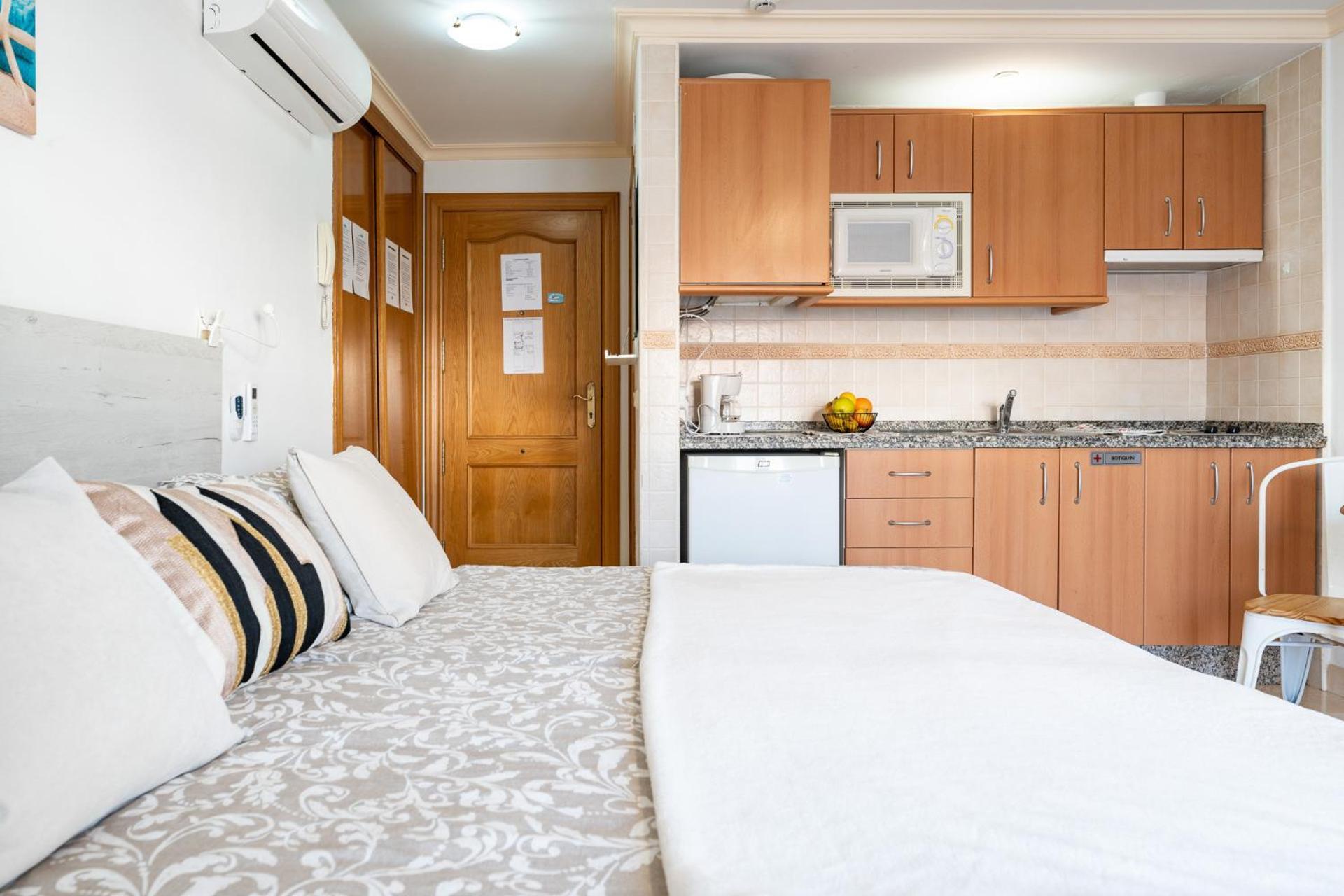 טורמולינוס Malagasuite El Levante Apartments חדר תמונה